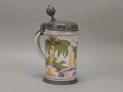 Berliner Menikus Fayencekrug mit Zinndeckel Chinesisches Bauernwappen 1800