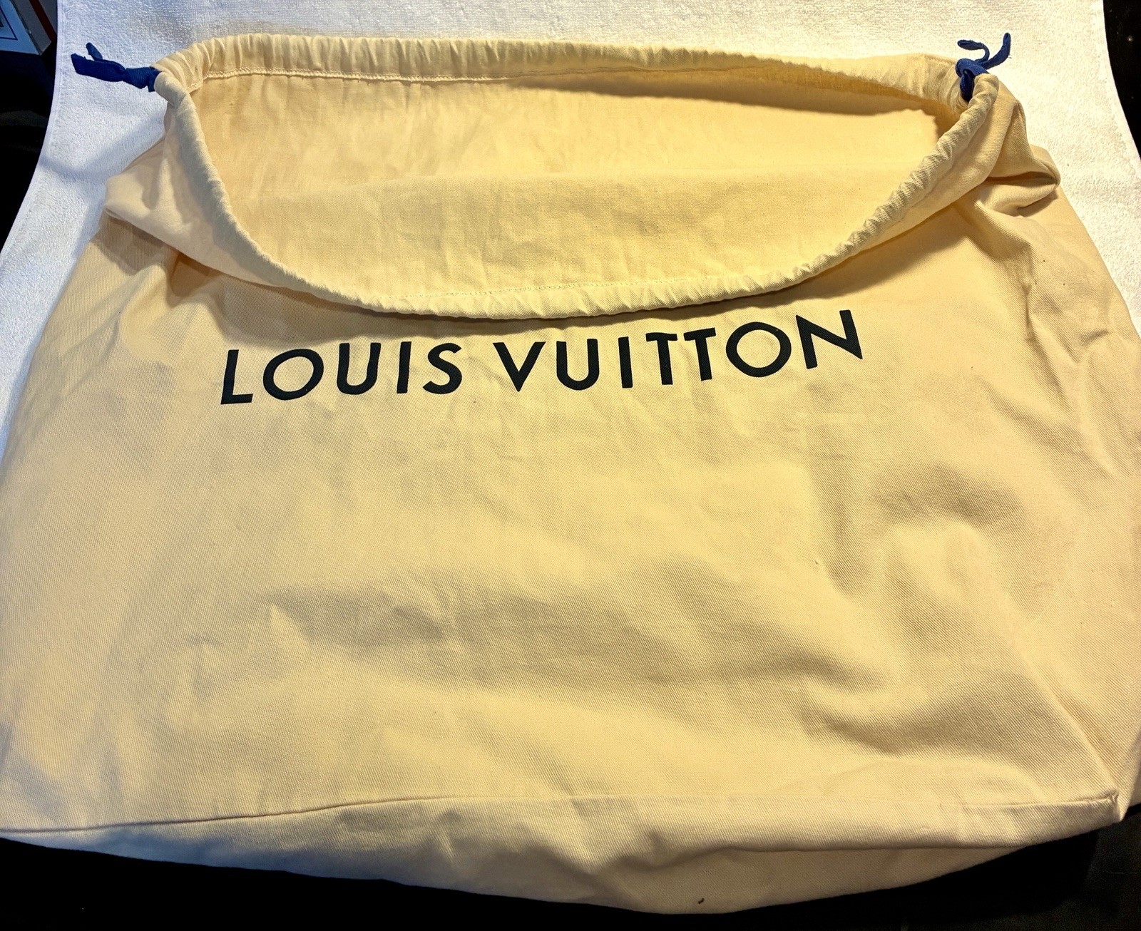 Louis Vuitton Authentic Draw String Dust Bag 24"×… - image 2