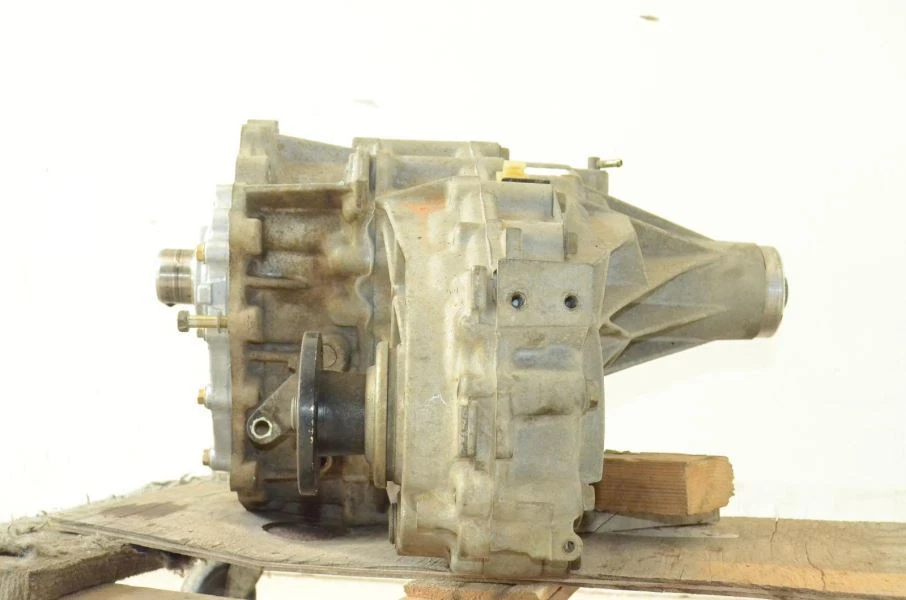 Nissan Pathfinder SE 2004 4x4 conjunto de caja de transferencia automática Foto 2 de 4