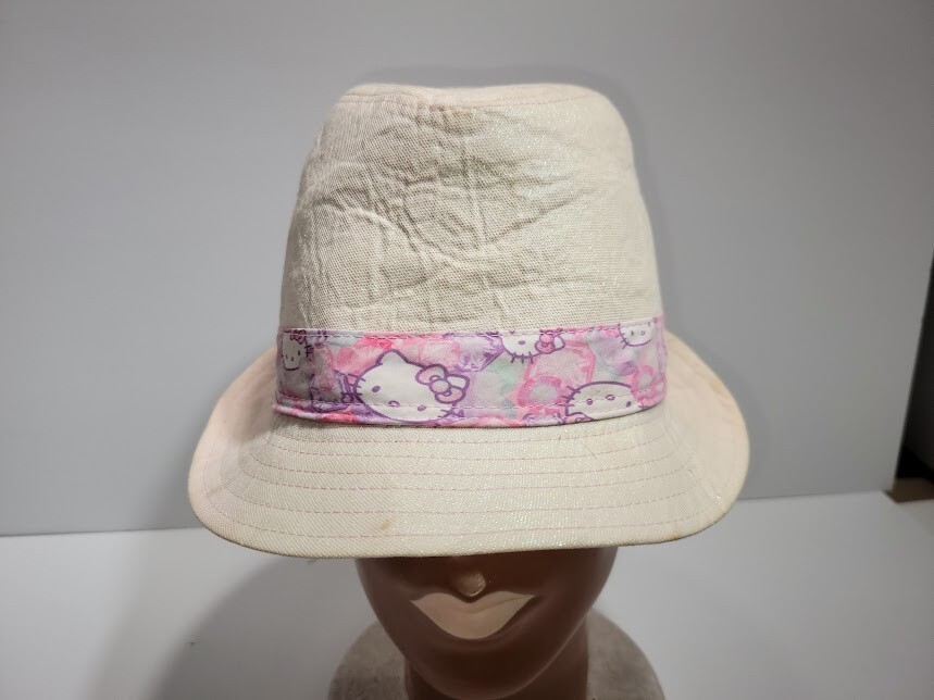 Bonnet rose Hello Kitty : Achat occasion | Casquettes, chapeaux et bandeaux (fille) Hello Kitty Rose Très bon état