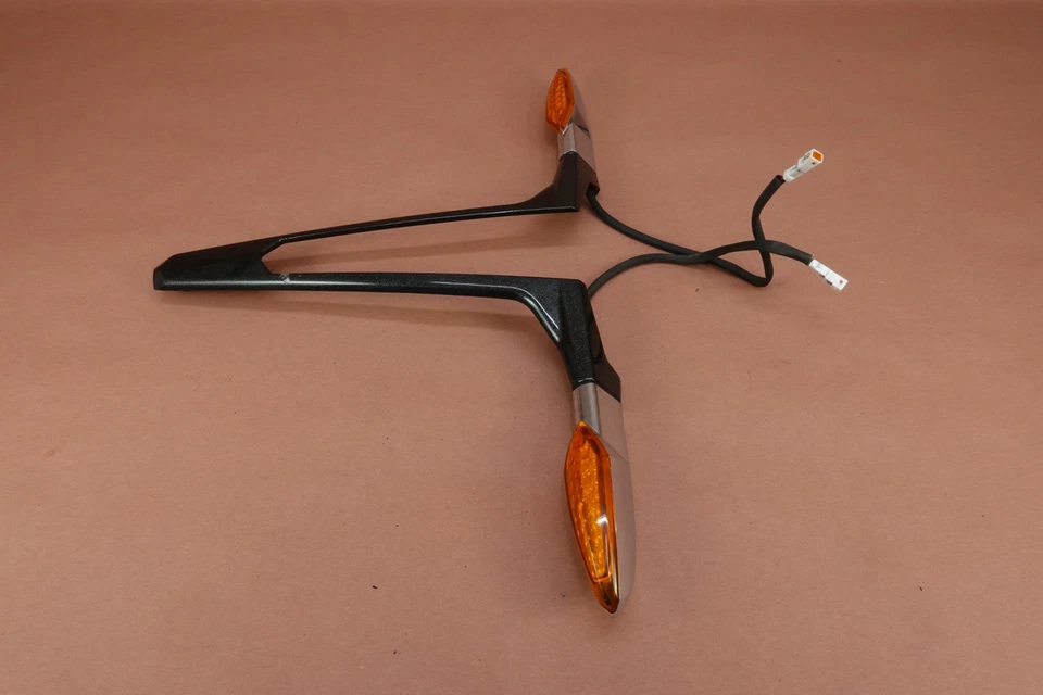 Soporte de montaje de lámpara de luz de señal de giro trasera Victory MAGNUM 2016-2017 Foto 3 de 4