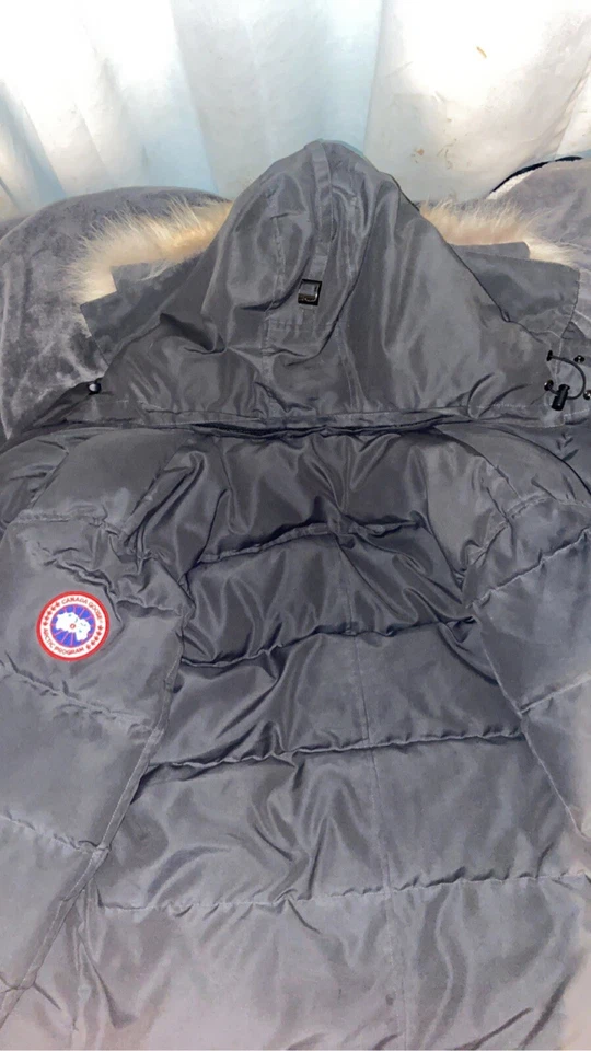 grey canada goose wyndham parka - Image 3 of 4