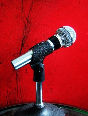 Vintage 1980's Shure Brothers 565SD Dynamic cardioid microphone w
