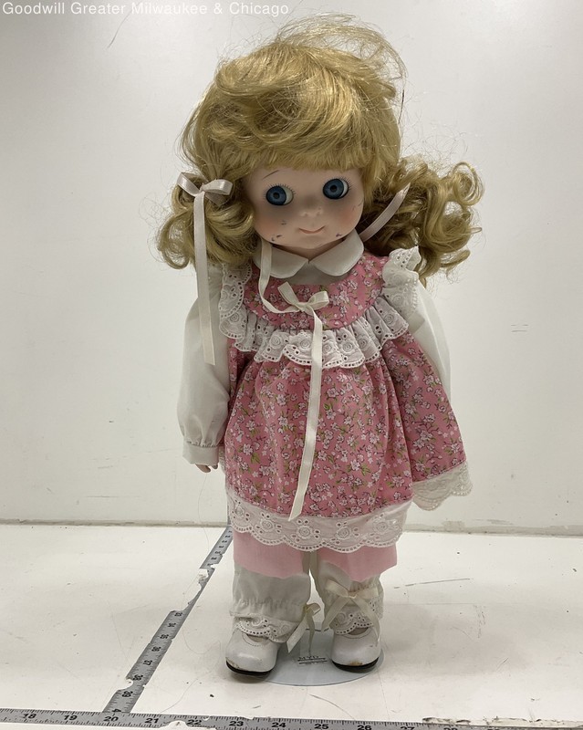 Vintage Dynasty Doll Blonde Hair Blue Eyes Collectible Porcelain Doll w/ Stand