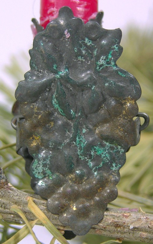 ORIGINAL 1890s FIGURAL TIN CHRISTMAS TREE CANDLE CLIP ORNAMENT - GRAPE CLUSTER