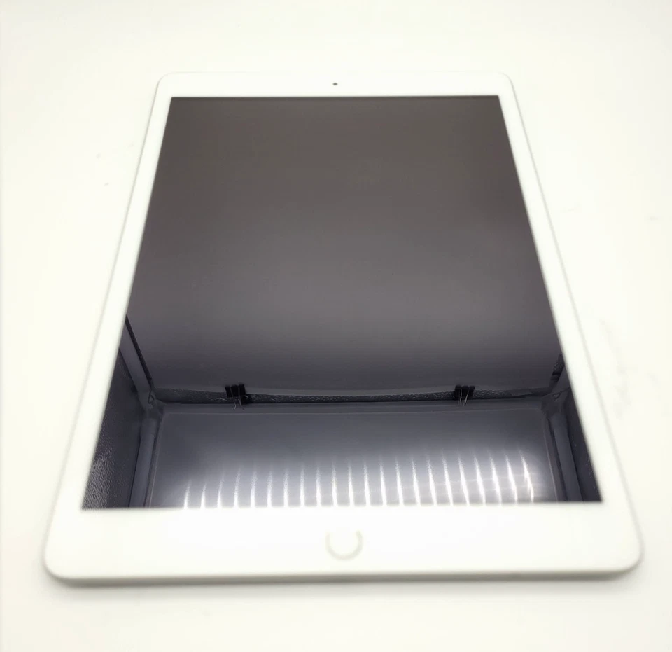 Apple iPad Pro 2nd Gen, 12.9", 64GB, WIFI + 4G Factory Unlocked A1671 - Silver - Image 2 of 4