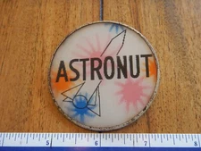 VINTAGE VARI-VUE / LENTICULAR STYLE - ASTRONUT  - PINBACK / BUTTON 2 1/2"