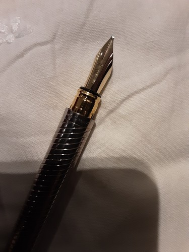 S.T. Dupont silver fountain pen in box - Picture 9 of 9