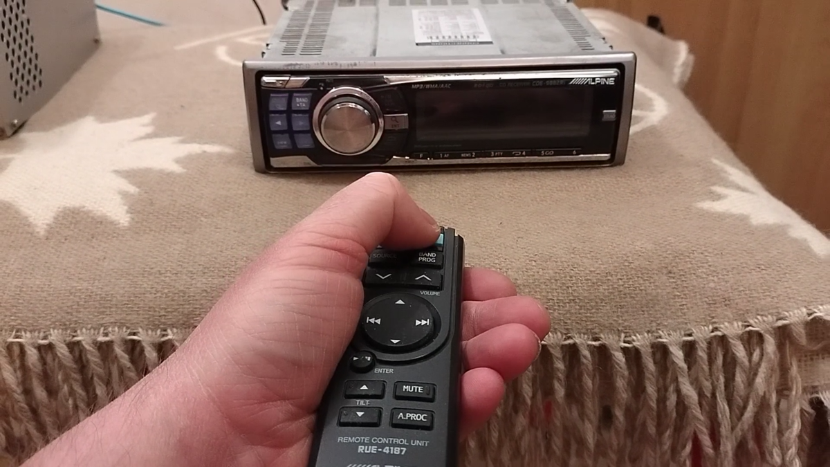 Alpine CDE-9882Ri Car Stereo Mobile Media Station Fully Working