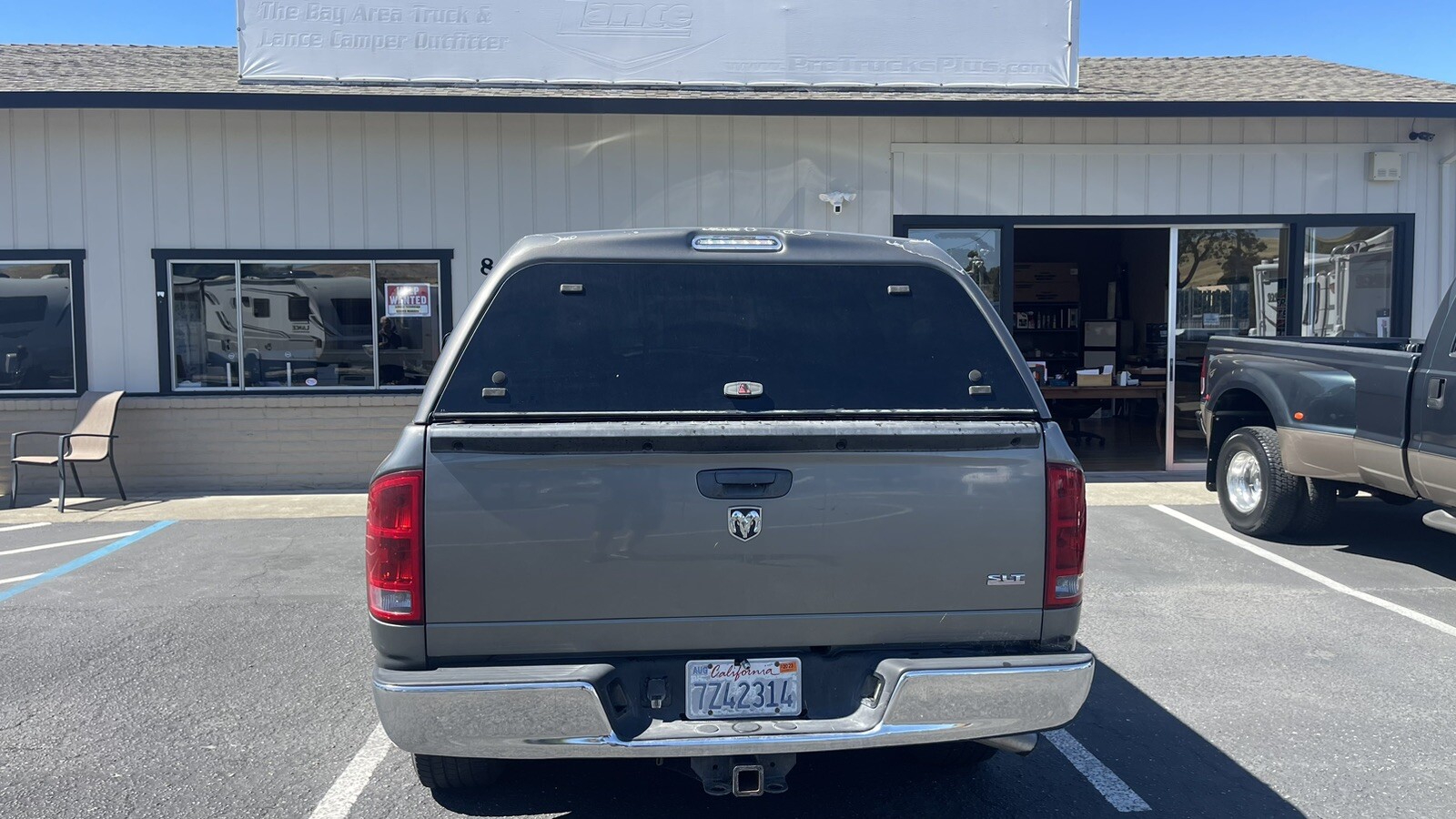 Leer Dodge truck camper shell Snugtop Snug Topper Top Ram Fiberglass