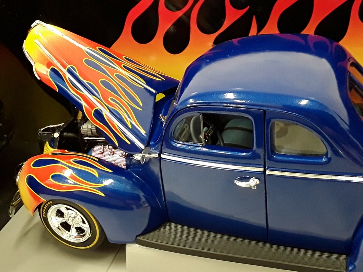 自動車 Ertl Collectibles 1940 Ford Street Rod ERTL American Muscle, 1940 Ford Street Rod, Blue with Flames