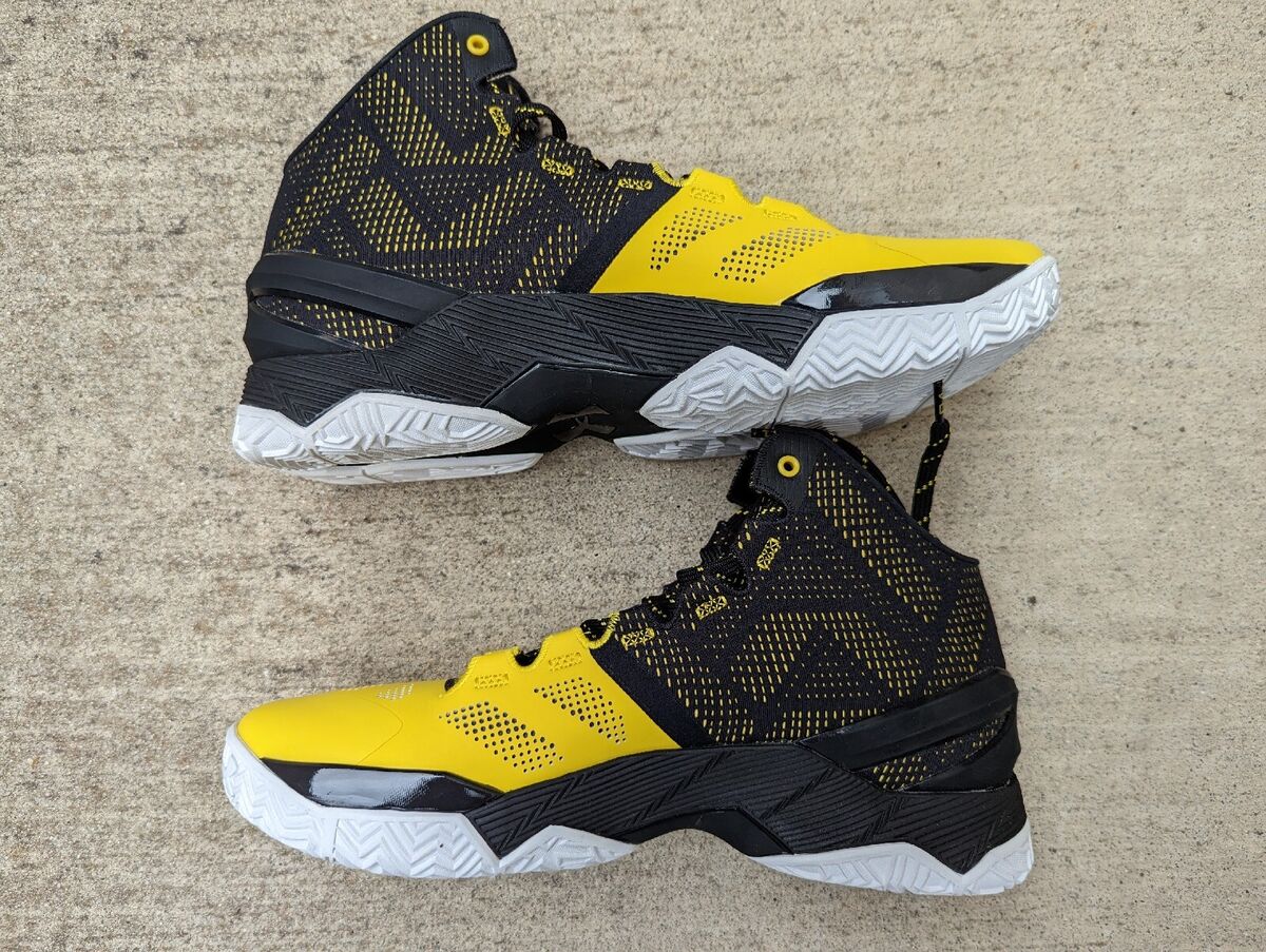 DS UNDER ARMOUR CURRY 2 II LONGSHOT BLACK YELLOW sz 9.5 mvp DS UNDER ARMOUR CURRY 2 II LONGSHOT BLACK YELLOW sz 9.5 mvp