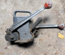 Signode AM -3/4   5/8-3/4" Strap Combination Steel Strapping Tool  