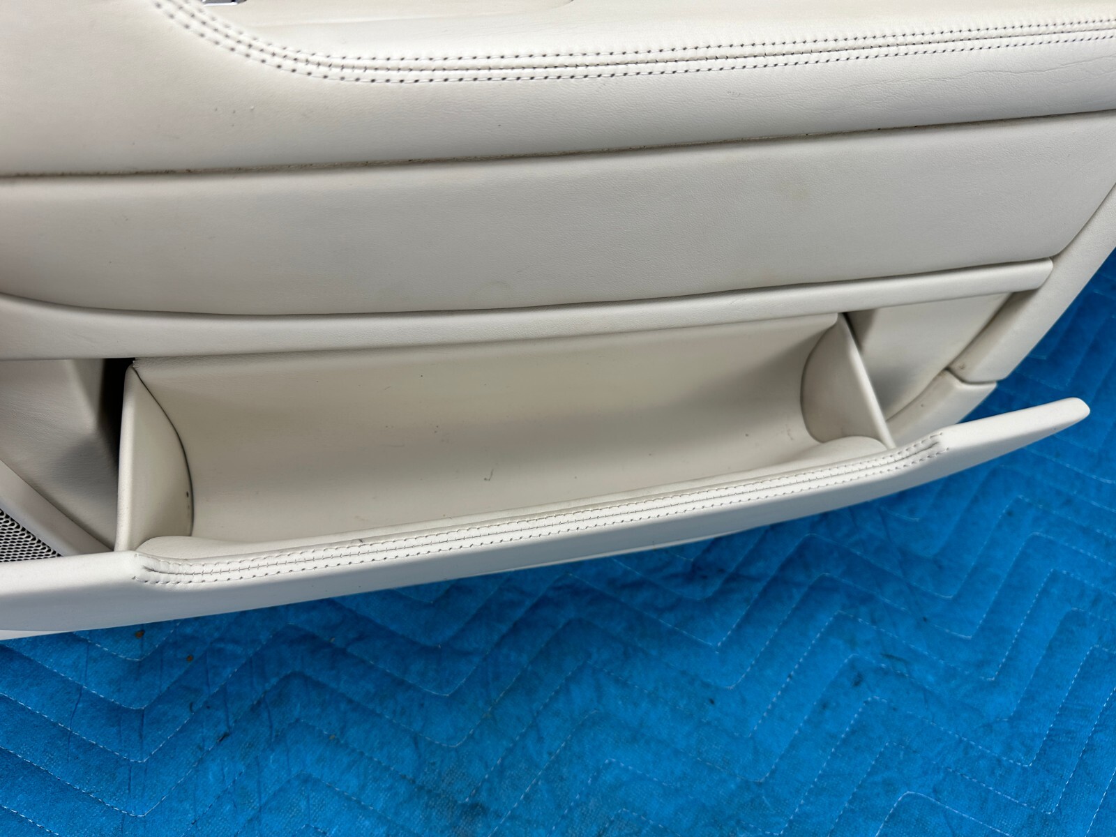 Bentley Flying Spur Front Passenger's Door Inner Trim Panel Ivory 2006-2012 OEM