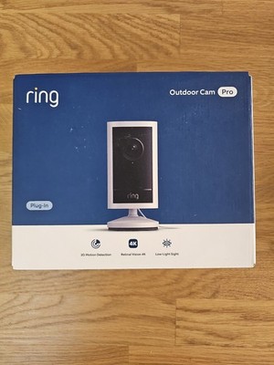 Ring Outdoor Cam Pro Plug-In Retinal 4k with wide-angle video 10x Zoom - NEW