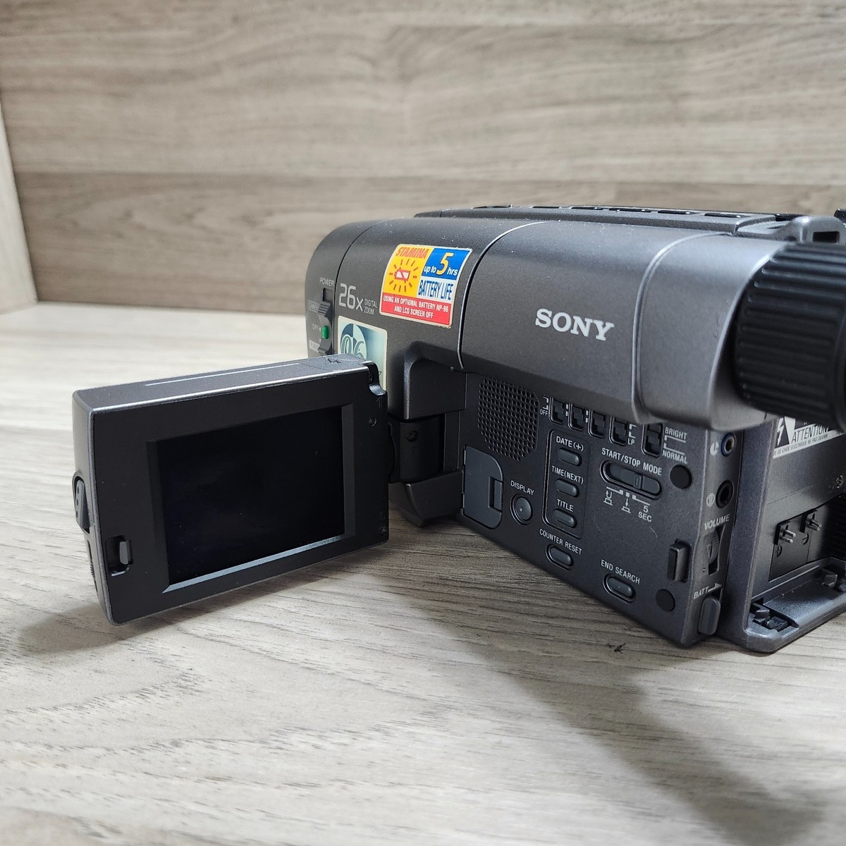 Sony Handycam Vision Video Camera Recorder CCD—TRV12 READ