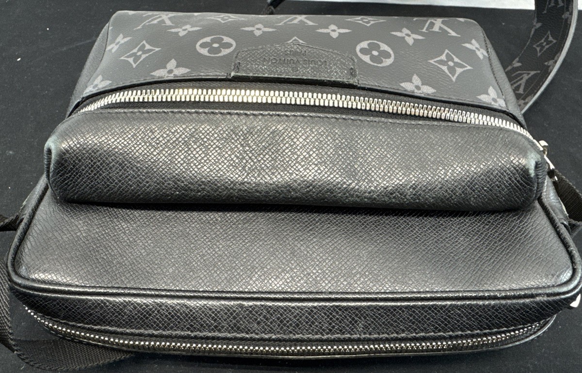 LOUIS VUITTON Taigarama Outdoor Messenger PM M30233 Shoulder bag