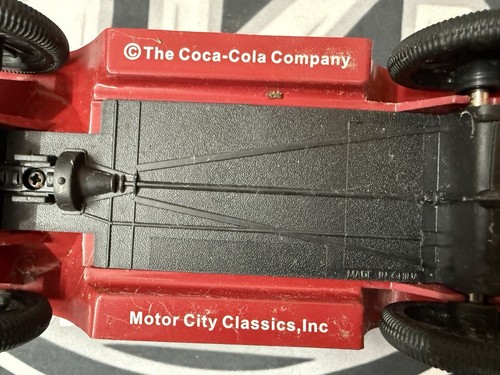 Coca-Cola 1917 Ford Model T Cargo Van in 1:24 scale Motor City Classics in Box - Picture 9 of 9