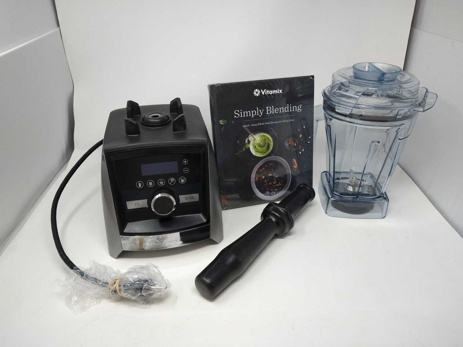 Vitamix ASCENT A3500  Smart Blender CHIPPED SEE PHOTOS UNUSED