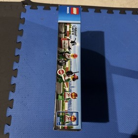 LEGO CITY: Grand Prix Truck (60025) Racing Octan New Rare Sealed Retired