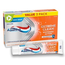 Aquafresh Extreme Clean Whitening Action Fluoride Toothpaste, Fresh Mint Flavor