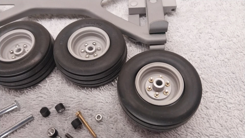 Vagón agrícola personalizado escala 1/16. Listo para pintar. Neumáticos flotadores Toy Farmer Foto 3 de 4