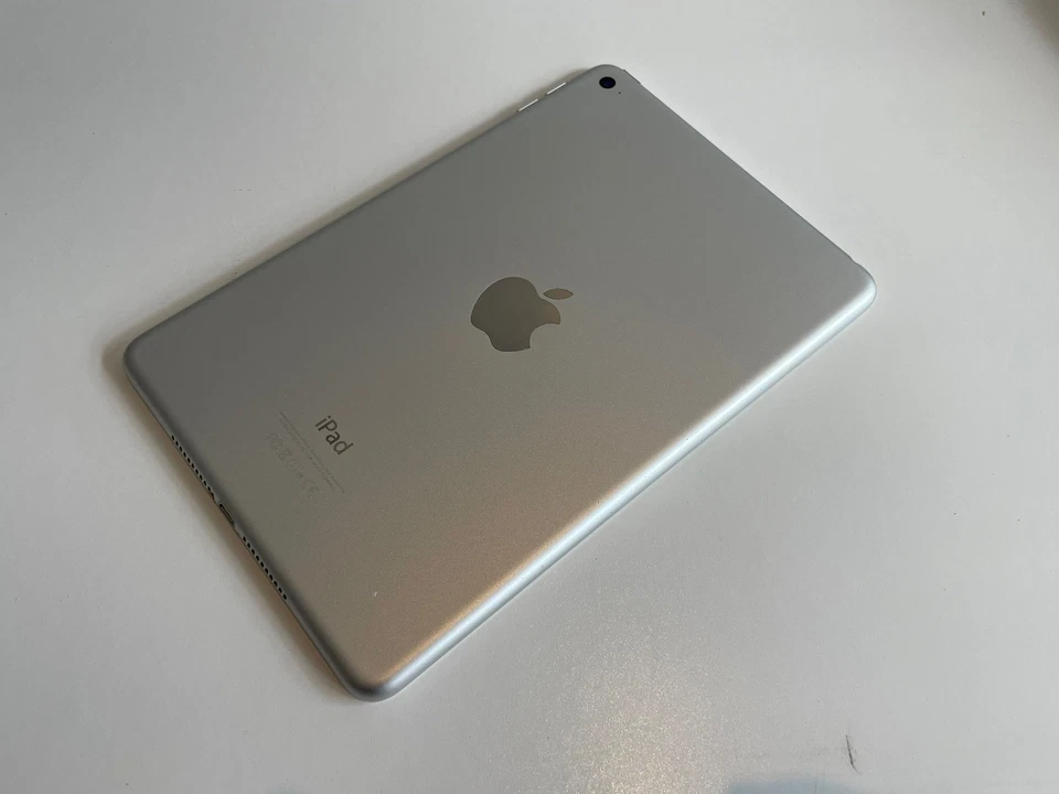 Apple iPad mini (4th generation) · 64GB · Wi-Fi, photo 3 of 5
