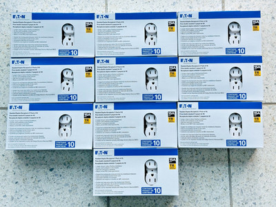 NEW Lot of 100 EATON TR270W 10x10 Pack 15A 125V Duplex Receptacle Outlets White