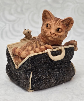 Harmony Kingdom Old Gladstone Figurine Cat in Bag Mouse Fish Surprise England