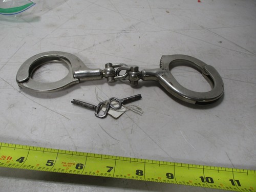 m182) Vtg Antique H & R Arms Unescapable Handcuffs W/Original Keys FBI 1930s USA