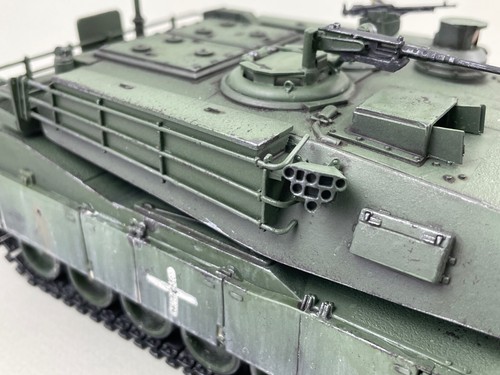 Built 1/35 Scale Hand Painted Model Tank M1A1 Abrams Trumpeter, Ukrainian Army - Picture 5 of 17