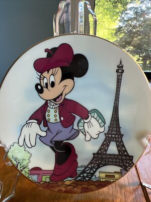 New England Collector s Society s Minnie Mouse. Miniature Porcelain Plate
