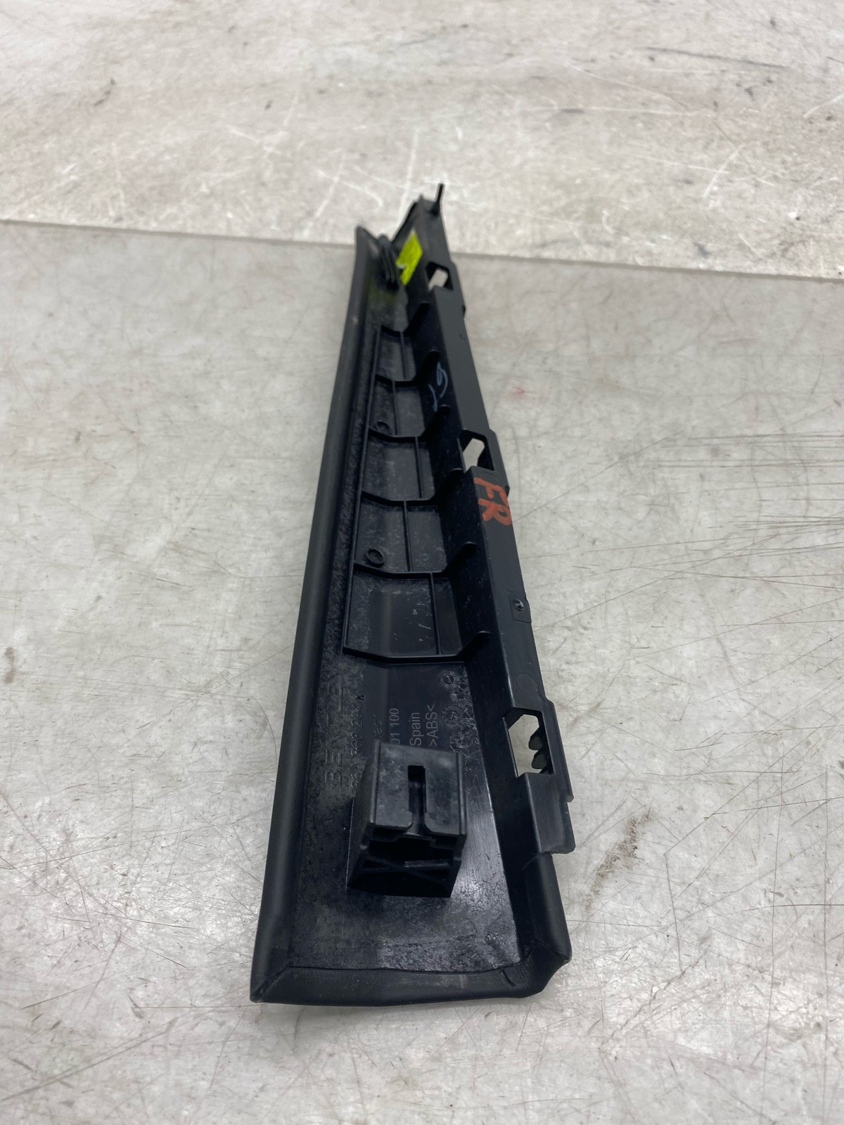 2015-2020 BENTLEY BENTAYGA OEM FRONT RIGHT LEFT LOWER A-PILLAR TRIM PANEL SET x2