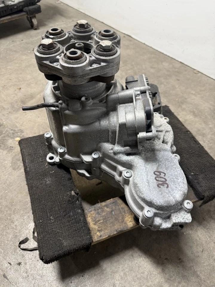 BMW F30 F32 F22 F06 F07 F10 F12 F02 TRANSFER CASE CARRIER BOX ATC35L OEM  low MI - Image 4 of 4