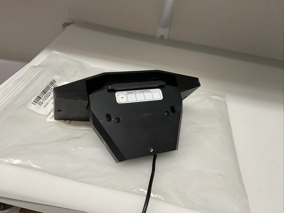 Crestron CCS-CAM-USB-F-100-SHROUD Logi Carl Zeiss - Image 3 of 4