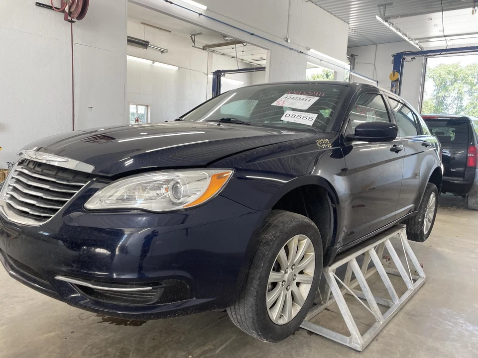 Medidor de velocímetro usado se adapta a: Chrysler 200 Cluster MPH 120 2014 con pantalla Foto 2 de 4