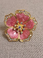 Gold Tone Stretch Metal Flower Ring With Crystal Rhinestones