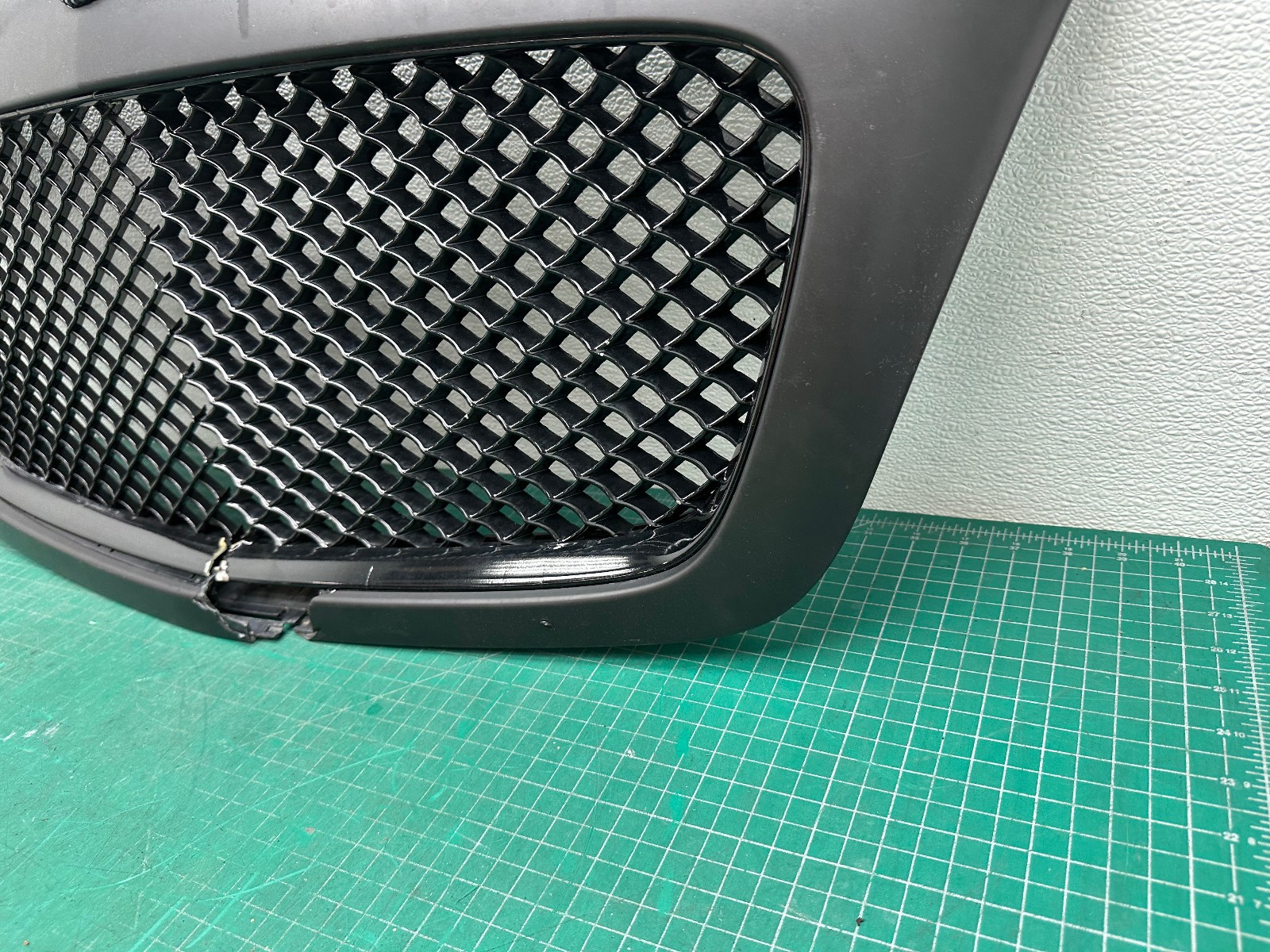 FOR PARTS!!! 06-12 BENTLEY CONTINENTAL FS FRONT HOOD RADIATOR GRILLE Black OEM