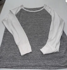 Gap Women Long Sleeve Crew Neck T-Shirt  Sweater Gray & White Sz Med Soft