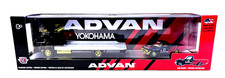 M2 Machines Advan Yokohama 1957 Mack Model N 1978 Datsun 620 Truck 750 Pcs Chase
