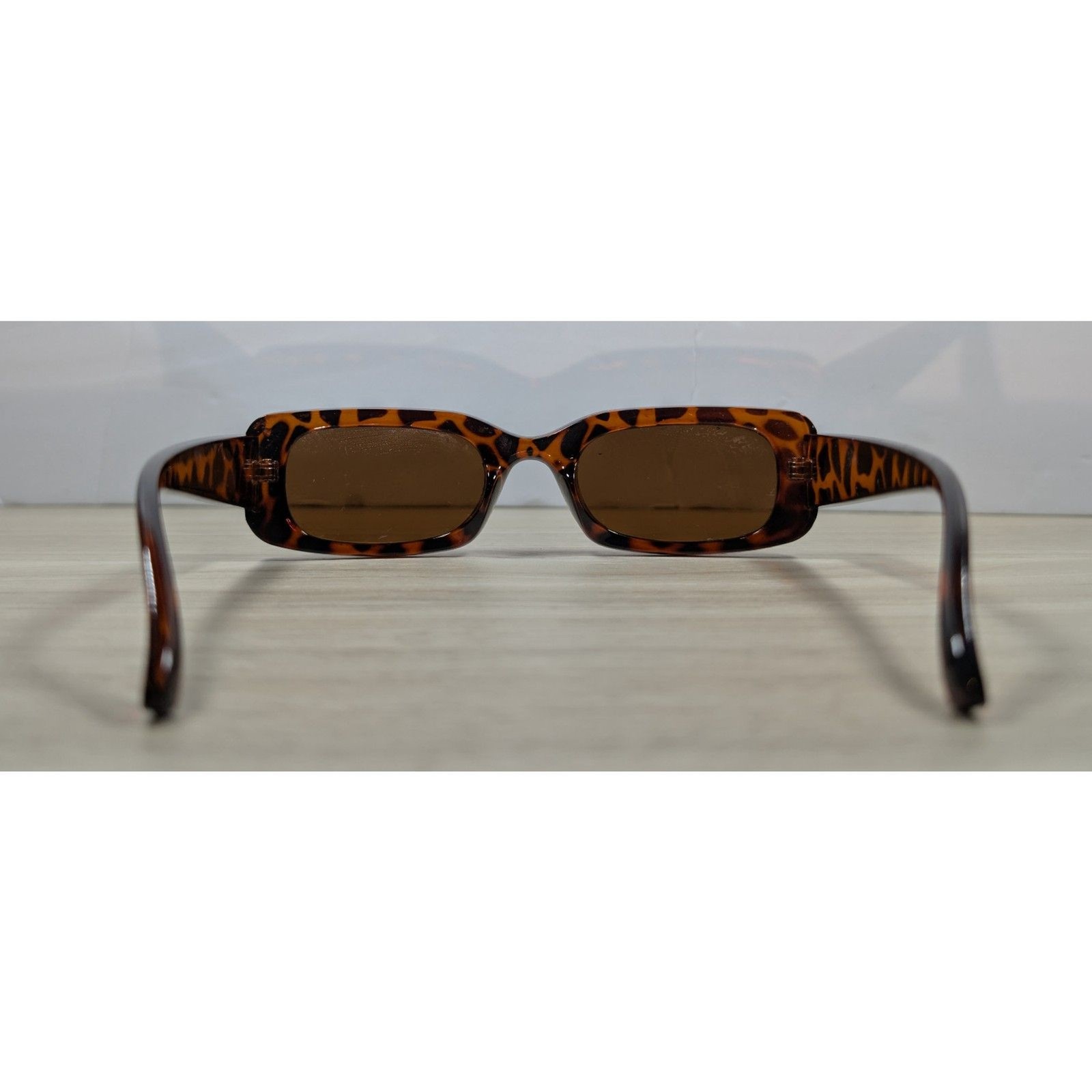 Retro Tortoise Shell Rectangle Sunglasses Brown L… - image 2