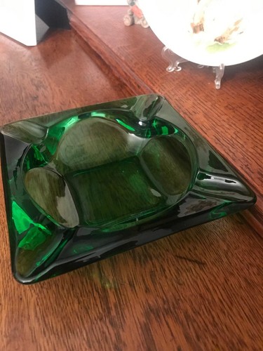 Vintage Ca 1960's Heavy Green Glass Ashtray 5-7/8" Square In Great Condition - Picture 6 of 6