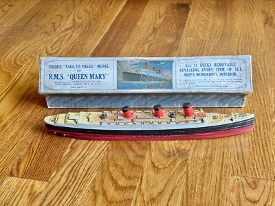 RMS Queen Mary Take-To Pieces Model / Cunard LIne