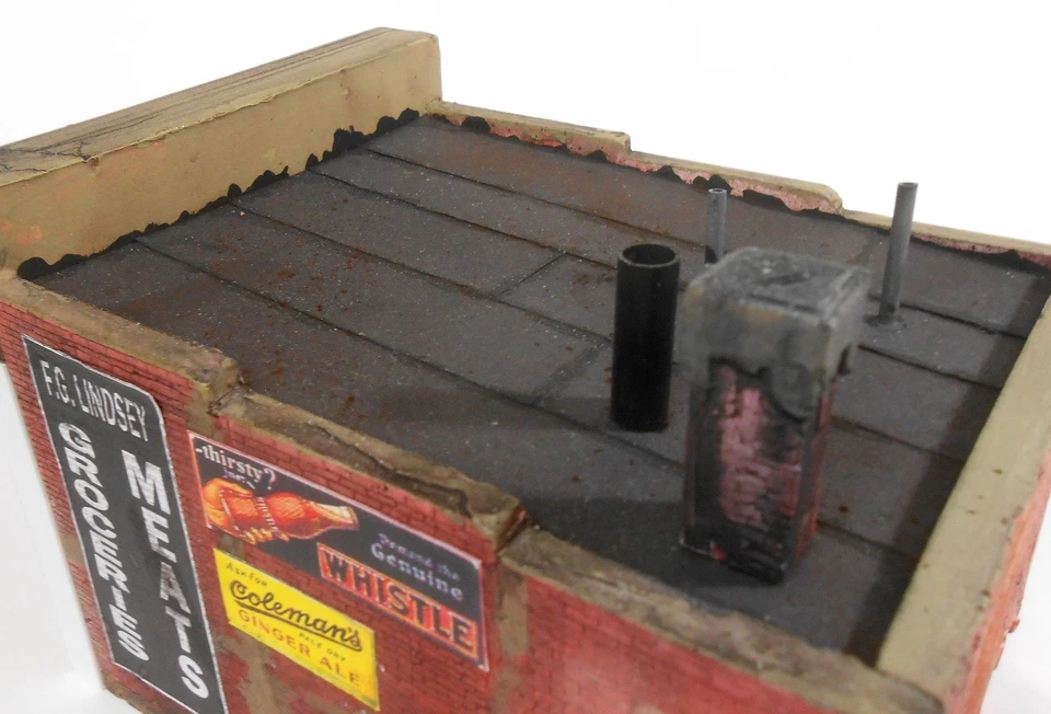 Downtown Deco O Scale Lindsey's Grocery Craftsman Building Kit + $25 Detail Set - Image 4 of 4