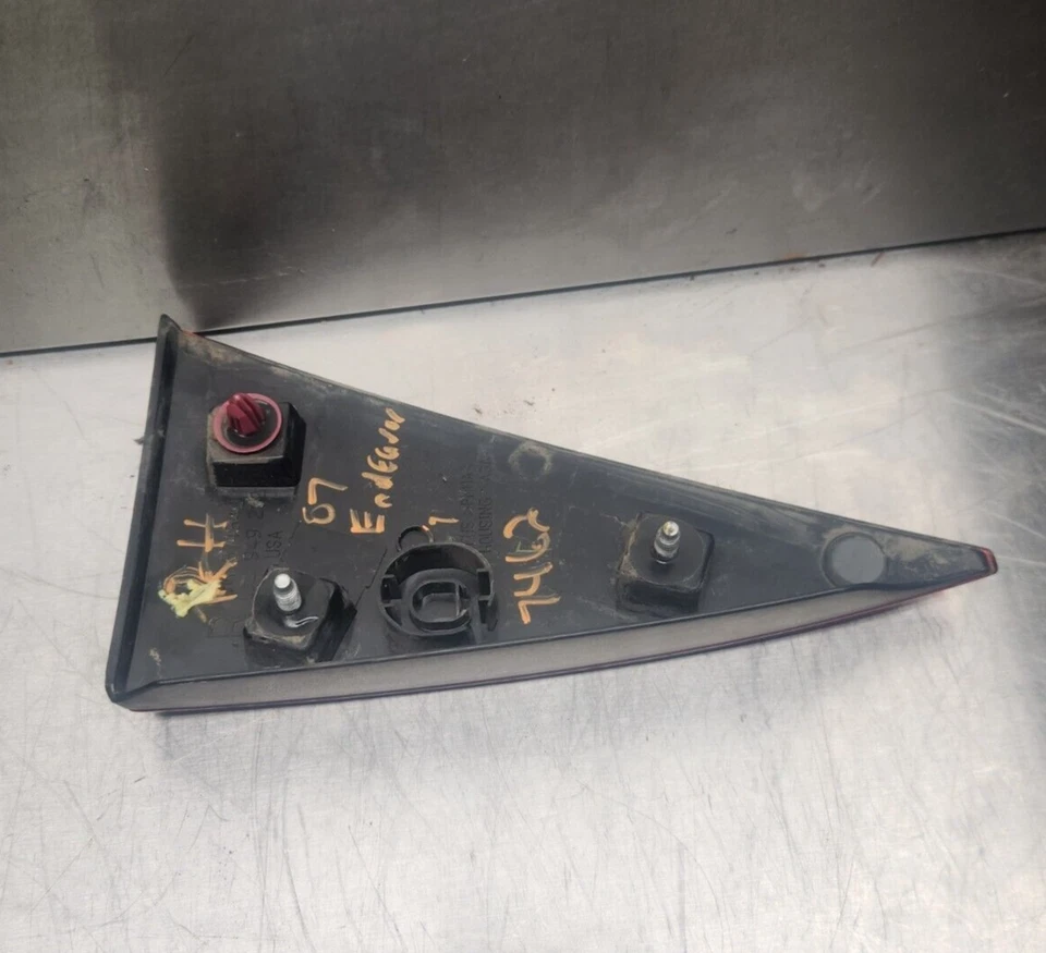 Conjunto de luces traseras reflectoras traseras derecha Mitsubishi Endeavor 2006-2008 MR574540 Foto 2 de 4