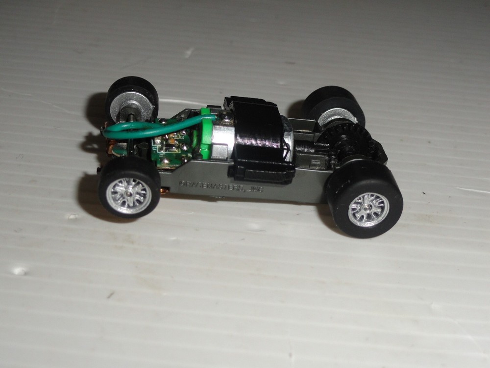AFX Mega G+ 1.5 Wide HO Slot Car Chassis with Silver Wheels and Spinners