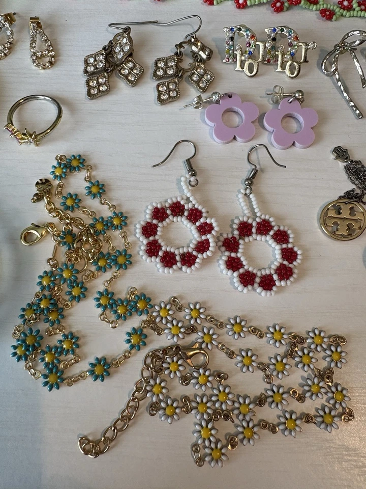 Paquete grande de joyas de oro - marca de la suerte, aros de oro, engañadores de diseñador Foto 3 de 4