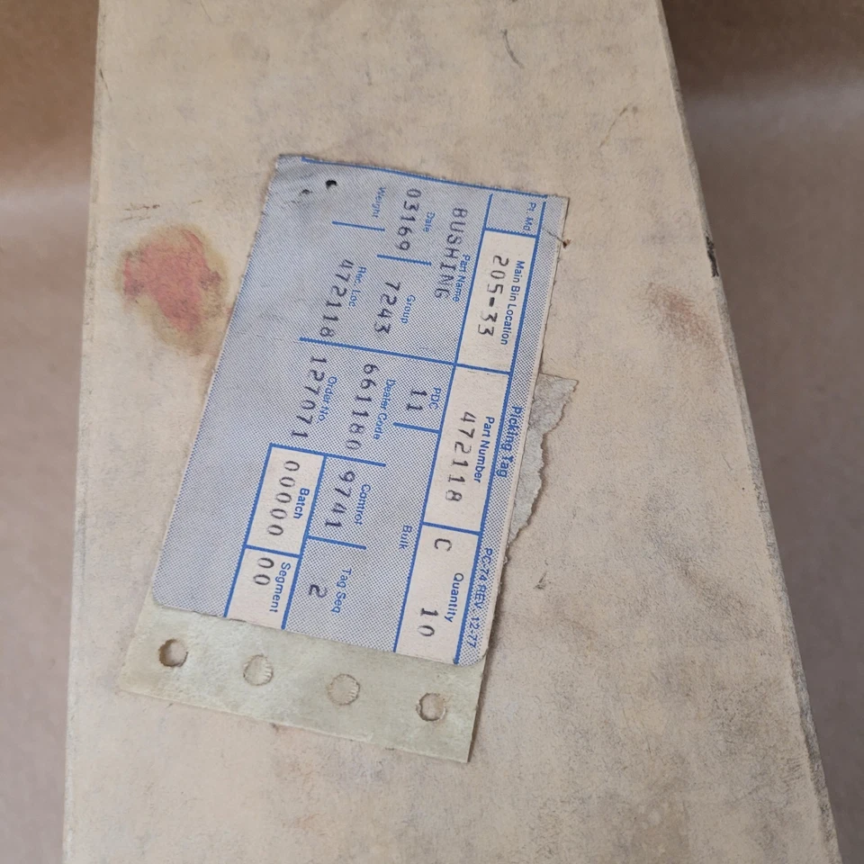 2 NOS GM 472118 Aisladores de eje estabilizador delantero 1982-88 Blazer Firebird Monte Foto 2 de 4