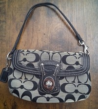 Vintage Coach Black Beige Legacy Signature Wristlet Clutch with Turn Lock