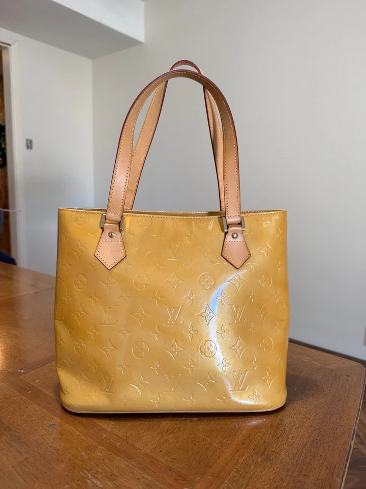 AUTHENTIC Louis Vuitton Vinyl Purse - Hand bag - 90's Fashion - Super Cute - Image 2 of 4